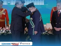 Presiden Pakistan Berikan Bintang Kehormatan Tertinggi Kepada Prabowo