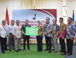 Wagub Lampung Serahkan Donasi Bencana Sumatera Lewat Kwarnas Pramuka