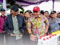 Gubernur Mirza Tinjau Infrastruktur hingga Serahkan Bantuan Saat Kunker di Lampung Barat