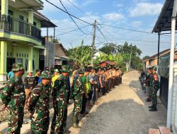 Koramil 421-06/Natar Satukan Warga Lewat Karya Bakti, Gotong Royong Hangatkan HUT Kodam XXI/RI ke-1